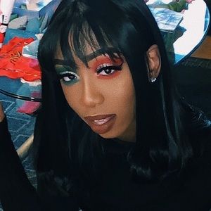 Meet your Posher, Roxann